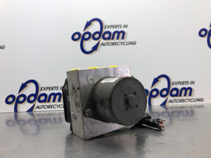 Gebruikte ABS Pomp Ford Mondeo IV Wagon 2.0 16V Prijs € 68,00 Margeregeling aangeboden door Gebr Opdam B.V.