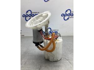 Gebruikte Benzinepomp BMW 1 serie (F20) 125i 2.0 16V Prijs € 150,00 Margeregeling aangeboden door Gebr Opdam B.V.