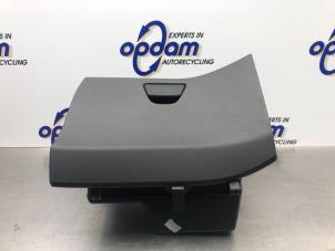 Gebruikte Handschoenenkastje Ford Fiesta 6 (JA8) 1.0 Ti-VCT 12V 65 Prijs € 36,00 Margeregeling aangeboden door Gebr Opdam B.V.