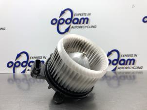 Gebruikte Kachel Ventilatiemotor Suzuki Swift (ZC/ZD) 1.0 Booster Jet Turbo 12V SHVS Prijs € 75,00 Margeregeling aangeboden door Gebr Opdam B.V.