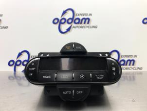 Gebruikte Chaufage Bedieningspaneel Kia Carens II (FJ) 1.8i 16V Prijs € 45,00 Margeregeling aangeboden door Gebr Opdam B.V.