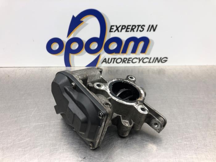 Gebruikte Gasklephuis Opel Corsa D 1.3 CDTi 16V ecoFLEX Prijs € 45,00 Margeregeling aangeboden door Gebr Opdam B.V.
