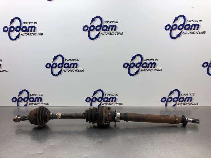 Gebruikte Steekas rechts-voor Alfa Romeo 147 (937) 1.6 Twin Spark 16V Prijs € 58,00 Margeregeling aangeboden door Gebr Opdam B.V.