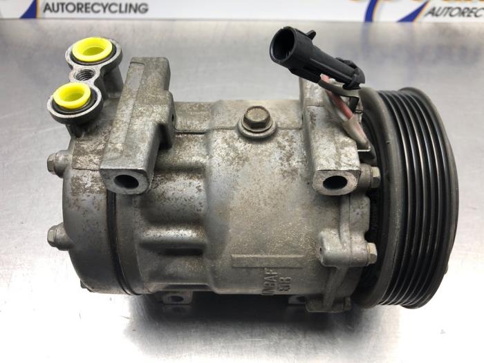 Aircopomp van een Alfa Romeo 147 (937) 1.6 Twin Spark 16V 2008