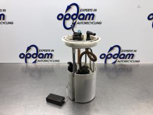 Gebruikte Benzinepomp Volkswagen Golf V (1K1) 1.4 16V Prijs € 68,00 Margeregeling aangeboden door Gebr Opdam B.V.