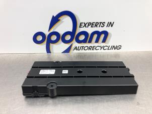 Gebruikte Draadloze oplader Audi A3 Sportback (8VA/8VF) 1.4 TFSI 16V e-tron Prijs € 45,00 Margeregeling aangeboden door Gebr Opdam B.V.