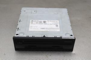 Gebruikte Navigatie Module Volkswagen Golf VII (AUA) 2.0 GTI 16V Prijs € 600,00 Margeregeling aangeboden door Gebr Opdam B.V.