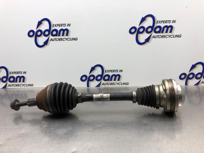 Gebruikte Aandrijfas links-voor Volkswagen Golf VII Variant (AUVV) 1.4 TSI 16V Prijs € 225,00 Margeregeling aangeboden door Gebr Opdam B.V.