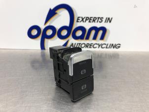 Gebruikte Handrem schakelaar Seat Leon (5FB) 2.0 TSI Cupra 300 16V Prijs € 22,00 Margeregeling aangeboden door Gebr Opdam B.V.