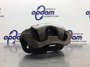 Gebruikte Remklauw (Tang) links-voor Mini Mini (F56) 1.5 12V Cooper Prijs € 75,00 Margeregeling aangeboden door Gebr Opdam B.V.