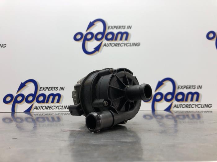 Gebruikte Waterpomp Audi A3 Sportback (8VA/8VF) 1.4 TFSI 16V e-tron Prijs € 90,00 Margeregeling aangeboden door Gebr Opdam B.V.