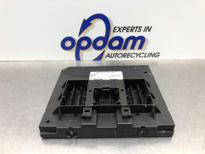 Computer Body Control van een Volkswagen Golf VII Variant (AUVV) 1.4 TSI 16V 2017