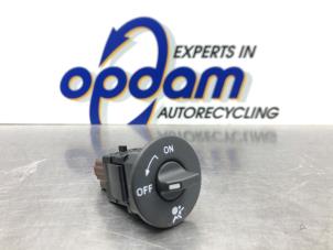 Gebruikte Airbag schakelaar Renault Twingo II (CN) 1.2 16V Prijs € 22,00 Margeregeling aangeboden door Gebr Opdam B.V.