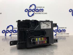 Gebruikte Zekeringkast Opel Corsa D 1.2 ecoFLEX Prijs € 90,00 Margeregeling aangeboden door Gebr Opdam B.V.