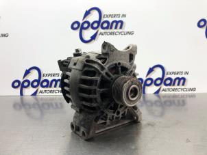 Gebruikte Alternator Mercedes B (W245) 2.0 B-200 16V Turbo Prijs € 90,00 Margeregeling aangeboden door Gebr Opdam B.V.