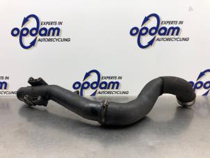 Gebruikte Intercooler Buis Mercedes B (W245) 2.0 B-200 16V Turbo Prijs € 68,00 Margeregeling aangeboden door Gebr Opdam B.V.