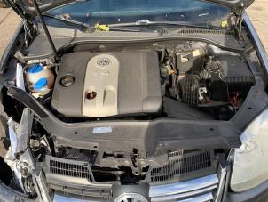 Gebruikte Luchtfilterhuis Volkswagen Jetta III (1K2) 1.6 FSI 16V Prijs op aanvraag aangeboden door Gebr Opdam B.V.