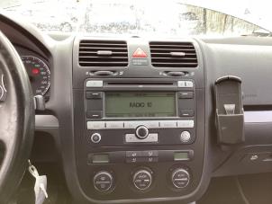 Gebruikte Chaufage Bedieningspaneel Volkswagen Jetta III (1K2) 1.6 FSI 16V Prijs € 45,00 Margeregeling aangeboden door Gebr Opdam B.V.