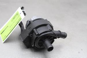 Gebruikte Waterpomp Renault Trafic (1FL/2FL/3FL/4FL) 2.0 dCi 16V 120 Prijs € 90,75 Inclusief btw aangeboden door Gebr Opdam B.V.