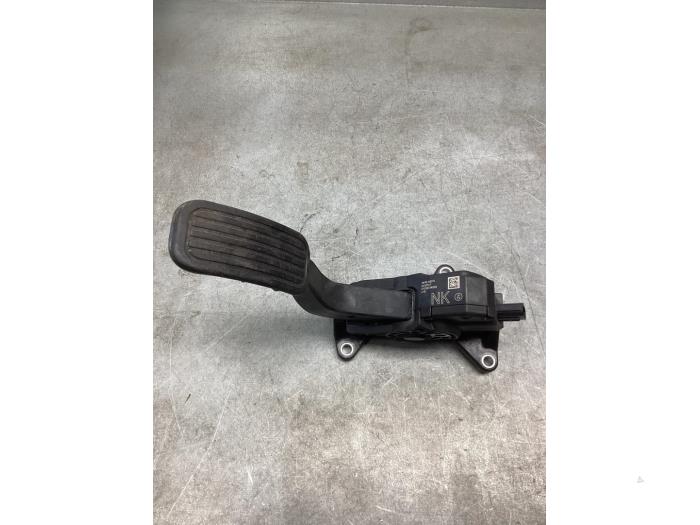 Gaspedaalpositie Sensor van een Toyota Corolla Touring Sport (E21/EH1) 1.8 16V Hybrid 2021