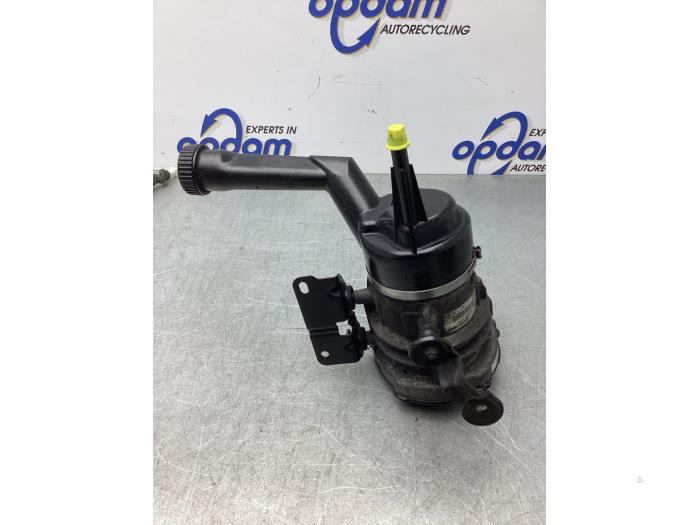 Gebruikte Pomp Servo Peugeot Partner (GC/GF/GG/GJ/GK) 1.6 HDI 90 16V Prijs € 125,00 Margeregeling aangeboden door Gebr Opdam B.V.