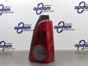 Gebruikte Achterlicht rechts Opel Agila (A) 1.2 16V Prijs € 20,00 Margeregeling aangeboden door Gebr Opdam B.V.