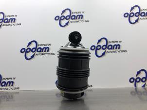 Nieuwe Luchtbalg Mercedes E-Klasse Prijs € 241,94 Inclusief btw aangeboden door Gebr Opdam B.V.