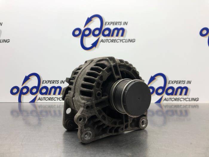 Gebruikte Dynamo Volkswagen Caddy II (9K9A) 1.9 SDI Prijs € 68,00 Margeregeling aangeboden door Gebr Opdam B.V.