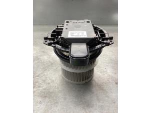 Gebruikte Chaufage Ventilatiemotor Toyota Corolla Touring Sport (E21/EH1) 1.8 16V Hybrid Prijs op aanvraag aangeboden door Gebr Opdam B.V.