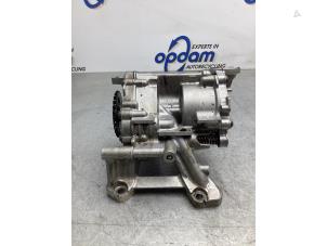 Gebruikte Oliepomp BMW 3 serie (F30) 330i 2.0 16V Prijs € 175,00 Margeregeling aangeboden door Gebr Opdam B.V.