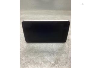 Gebruikte Display Multi Media regelunit Mercedes C Estate (S205) C-350 e 2.0 16V Prijs € 250,00 Margeregeling aangeboden door Gebr Opdam B.V.