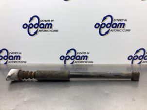 Gebruikte Schokdemper links-achter Ford Fiesta 5 (JD/JH) 1.3 Prijs € 22,00 Margeregeling aangeboden door Gebr Opdam B.V.