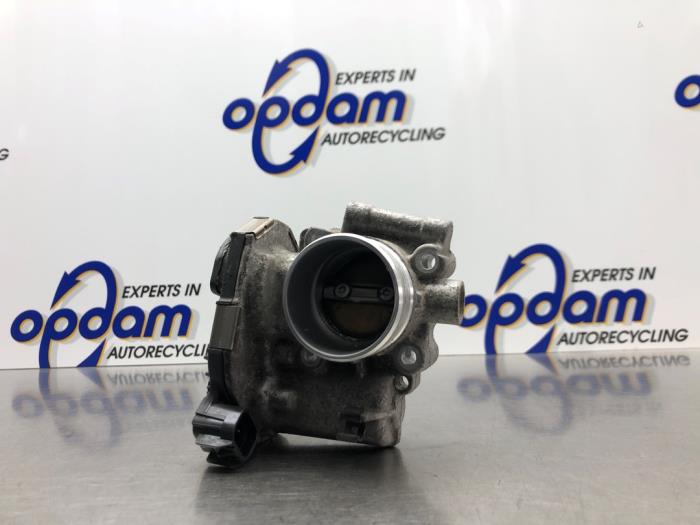 Gebruikte Gasklephuis Opel Corsa D 1.2 16V Prijs € 45,00 Margeregeling aangeboden door Gebr Opdam B.V.
