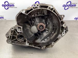 Gebruikte Versnellingsbak Opel Astra H (L48) 1.4 16V Twinport Prijs € 135,00 Margeregeling aangeboden door Gebr Opdam B.V.