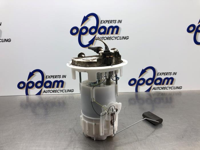 Gebruikte Benzinepomp Peugeot 208 I (CA/CC/CK/CL) 1.0 Vti 12V PureTech Prijs € 68,00 Margeregeling aangeboden door Gebr Opdam B.V.