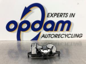 Gebruikte Bandenspanningsensor Mitsubishi Space Star (A0) 1.2 12V Prijs € 18,00 Margeregeling aangeboden door Gebr Opdam B.V.