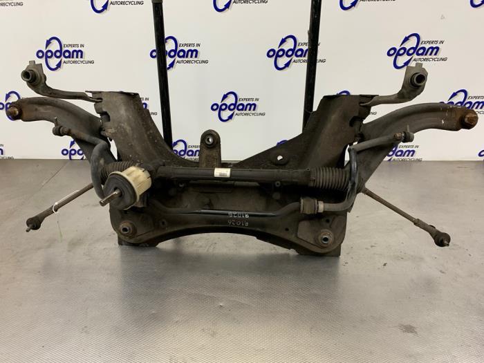 Subframe van een Renault Modus/Grand Modus (JP) 1.6 16V 2005