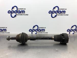 Gebruikte Homokineetas links-voor Volkswagen Polo III (6N2) 1.4 16V 75 Prijs € 45,00 Margeregeling aangeboden door Gebr Opdam B.V.