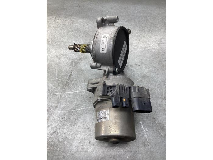 Stuurbekrachtiging Pomp van een Mercedes-Benz A Limousine (177.1) 1.3 A-250 e Turbo 16V 2020