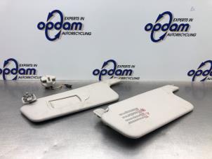 Gebruikte Zonneklep Renault Scénic II (JM) 1.6 16V Prijs € 45,00 Margeregeling aangeboden door Gebr Opdam B.V.