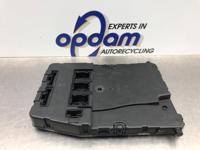 Gebruikte Bodycontrol Module Renault Scénic II (JM) 1.6 16V Prijs € 68,00 Margeregeling aangeboden door Gebr Opdam B.V.