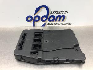 Gebruikte Computer Body Control Renault Scénic II (JM) 1.6 16V Prijs € 75,00 Margeregeling aangeboden door Gebr Opdam B.V.