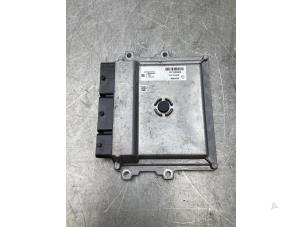 Gebruikte Computer Motormanagement Renault Clio IV (5R) 0.9 Energy TCE 90 12V Prijs € 150,00 Margeregeling aangeboden door Gebr Opdam B.V.