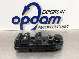 Gebruikte Elektrisch Raam Schakelaar BMW 5 serie (E60) 520i 24V Prijs € 45,00 Margeregeling aangeboden door Gebr Opdam B.V.