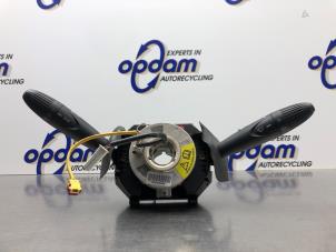 Gebruikte Licht + Raw Schakelaar Ford Ka II 1.2 Prijs € 68,00 Margeregeling aangeboden door Gebr Opdam B.V.