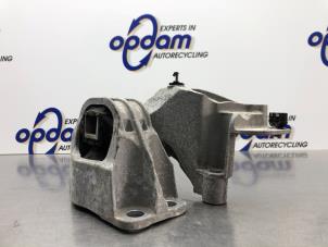 Gebruikte Motorsteun Dacia Duster (HS) 1.6 16V Prijs € 32,00 Margeregeling aangeboden door Gebr Opdam B.V.