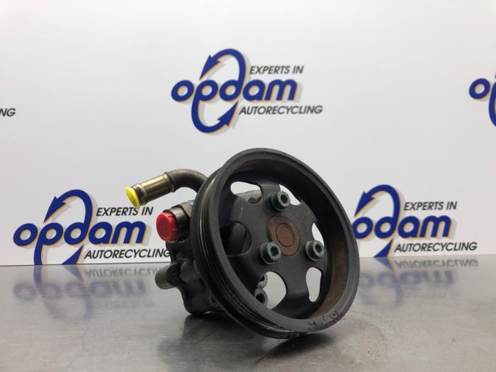 Gebruikte Servopomp Volkswagen Passat (3B3) 1.8 Turbo 20V Prijs € 45,00 Margeregeling aangeboden door Gebr Opdam B.V.