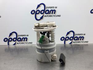 Gebruikte Benzinepomp Dacia Duster (HS) 1.6 16V Prijs € 68,00 Margeregeling aangeboden door Gebr Opdam B.V.