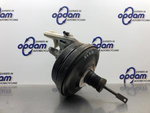 Gebruikte Rembol Opel Vivaro 2.5 DTI 16V Prijs € 90,00 Margeregeling aangeboden door Gebr Opdam B.V.