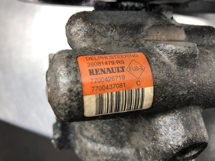 Stuurbekrachtiging Pomp van een Renault Espace (JK) 2.0 Turbo 16V Grand Espace 2006